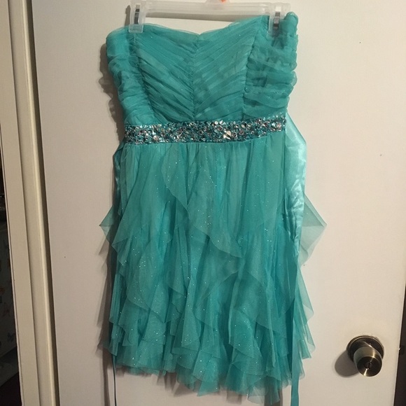 Dresses & Skirts - Dress